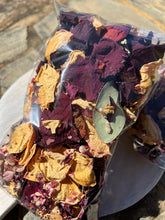 Charger l&#39;image dans la galerie, Purple + Ivory | Wedding Floral Confetti
