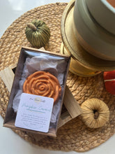 Load image into Gallery viewer, Orange Rose Soy Wax Melt | PUMPKIN CARAMEL | Fall Collection
