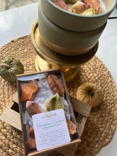 Load image into Gallery viewer, Fall Leaves Soy Wax Melt | PUMPKIN CARAMEL | FALL COLLECTION
