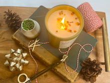 Charger l&#39;image dans la galerie, Holiday Spruce | 12 oz Soy Candle | WINTER COLLECTION
